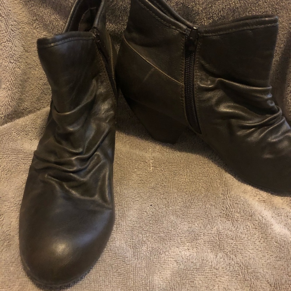 Brown Scrunch Booties Sz 7.5